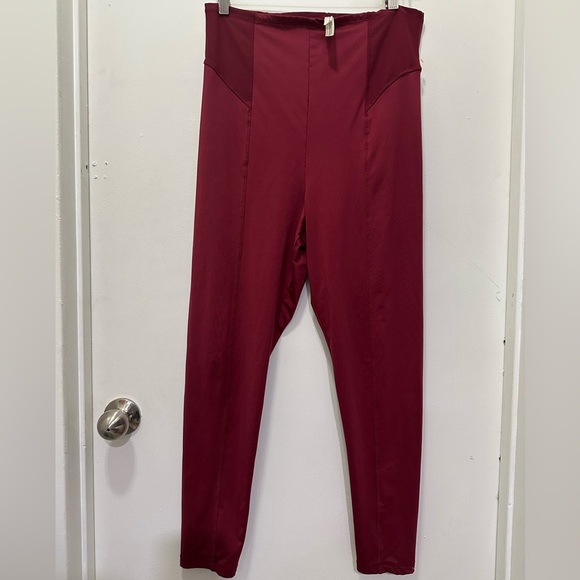 Pants - Free People Movement Burgundy High-Waisted Leggin Pants Sz L